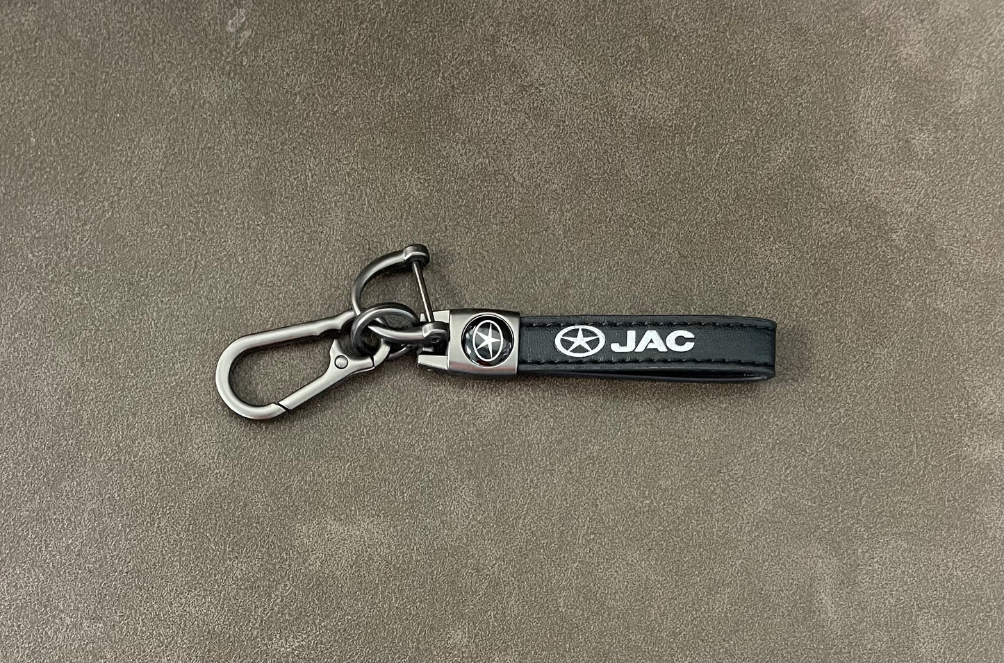 Llavero en cuero JAC